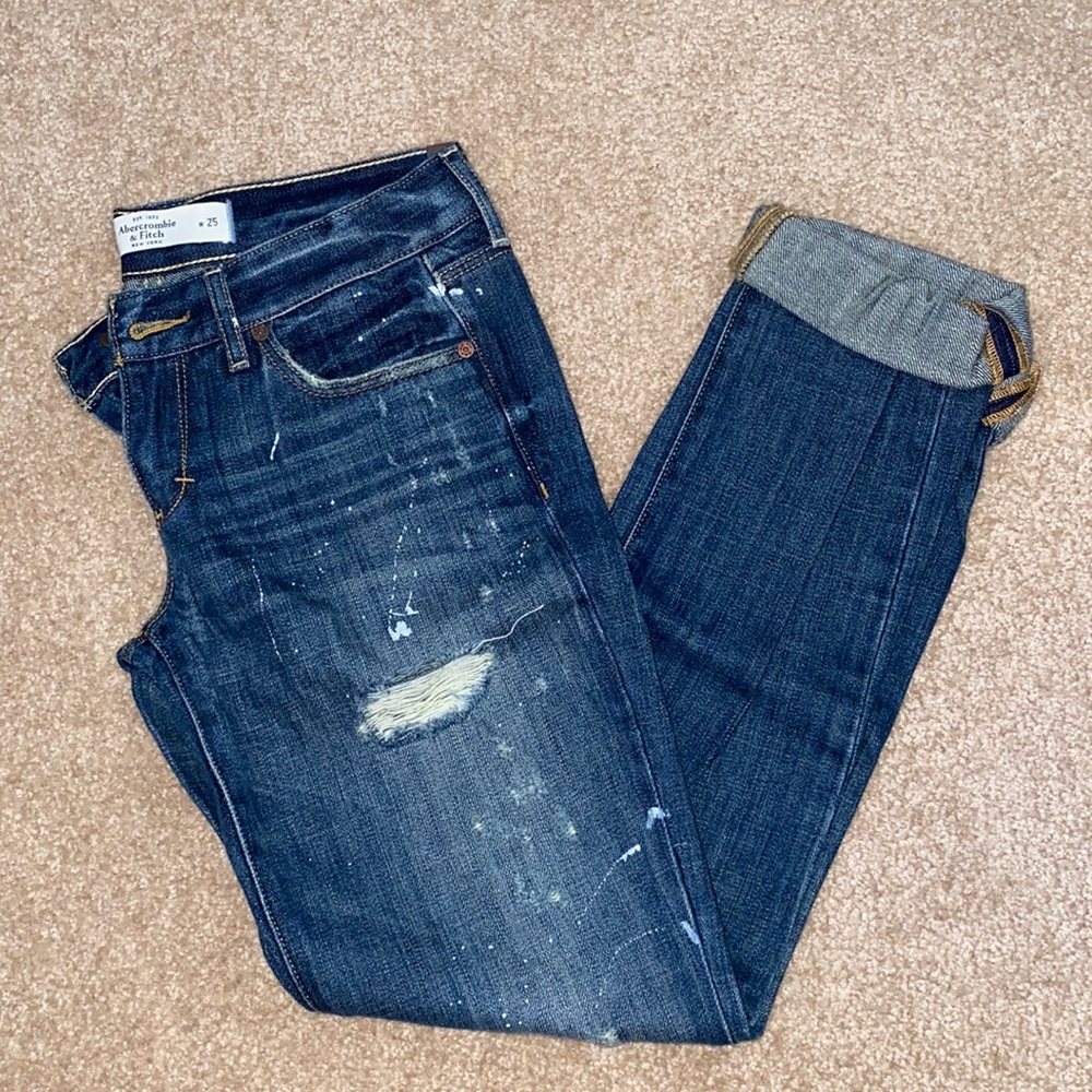 A&F Distressed Painter Jeans 🪩